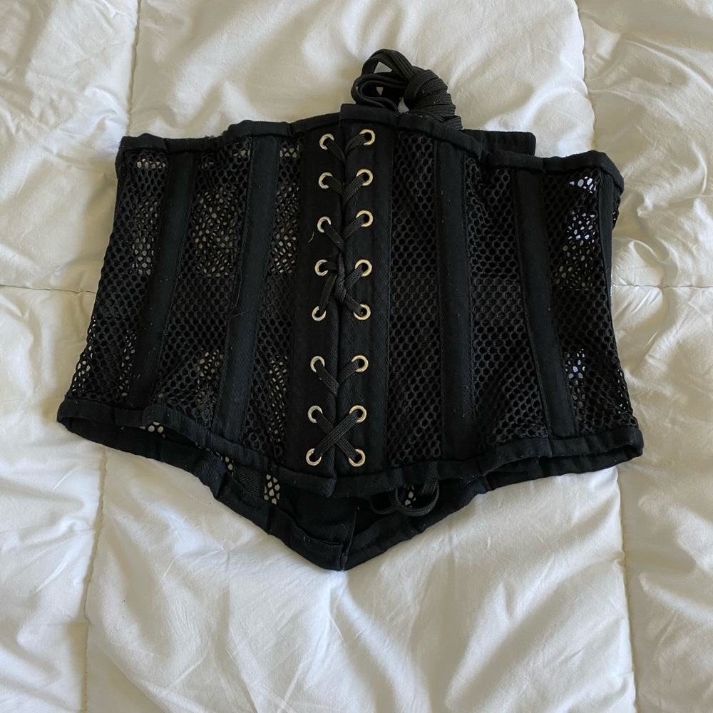 Corset - Picture 2 of 2